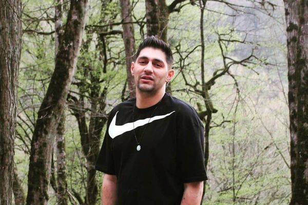 رضا اسکندرپور در تهران با شش گلوله جنگی تکتیرانداز حکومتی کشته شد