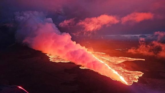 با فوران آتشفشانی در ایسلند، ۱۳۰۰ گردشگر از یک اقامتگاه تفریحی تخلیه شدند
