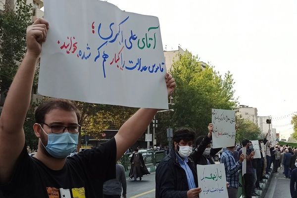 Hardliner Student Union Protests Against 'Dictated' Sermons In Iran