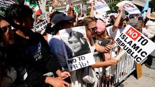 The Role Of 'Players In The Middle' In Iran's Political Landscape