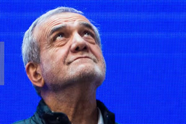 الرئيس الإيراني: نفضل "آلية الزناد" على مطالب أميركا "غير المنطقية" ولن نسلّم اليورانيوم