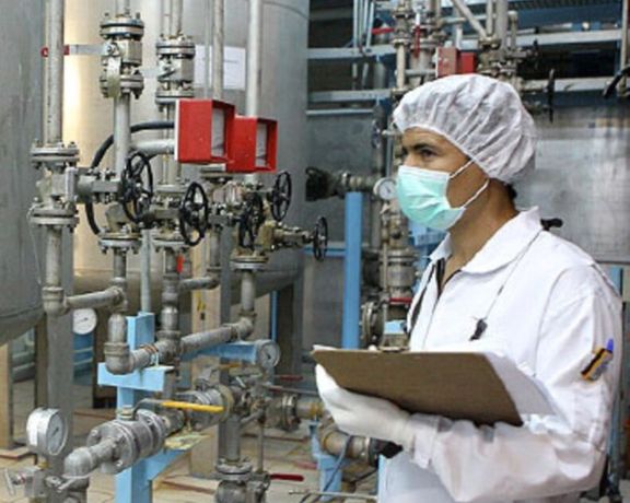 "واشنطن بوست": إيران تواصل بناء منشأة عسكرية تحت الأرض قرب "نطنز"