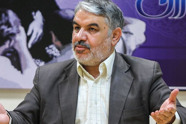 برلماني إيراني سابق: احتلال سفارة أميركا كان صائبا.. ويجب الانفتاح على العالم إلا إسرائيل