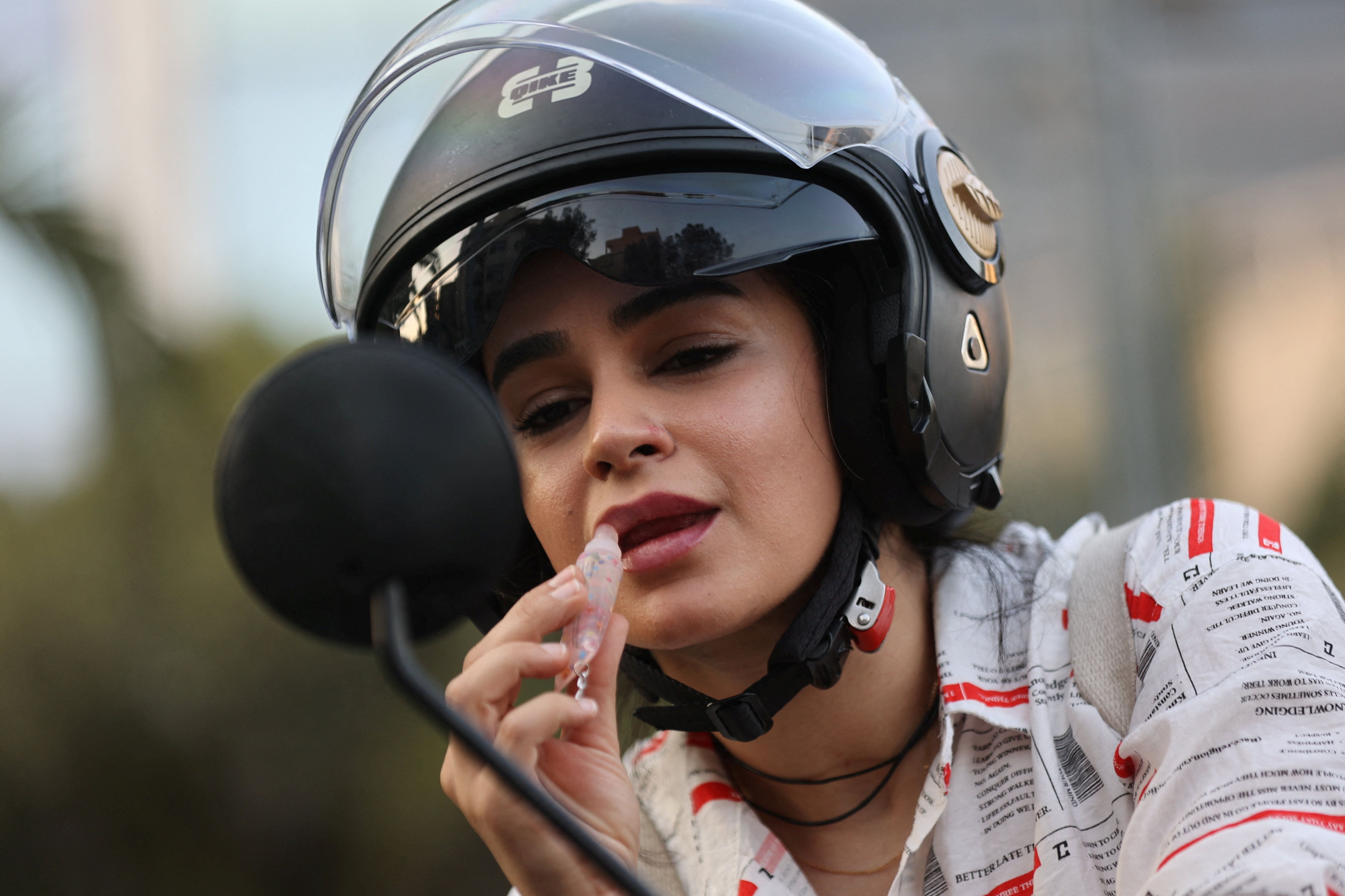 Iran debates women’s motorcycle licenses amid legal ambiguity and hijab concerns