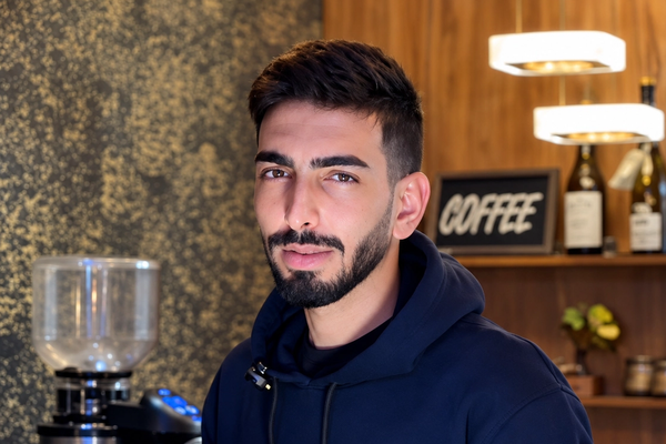 ایمان صادقی، بلاگر کاشانی، به بیش از ۱۳ سال زندان محکوم شد