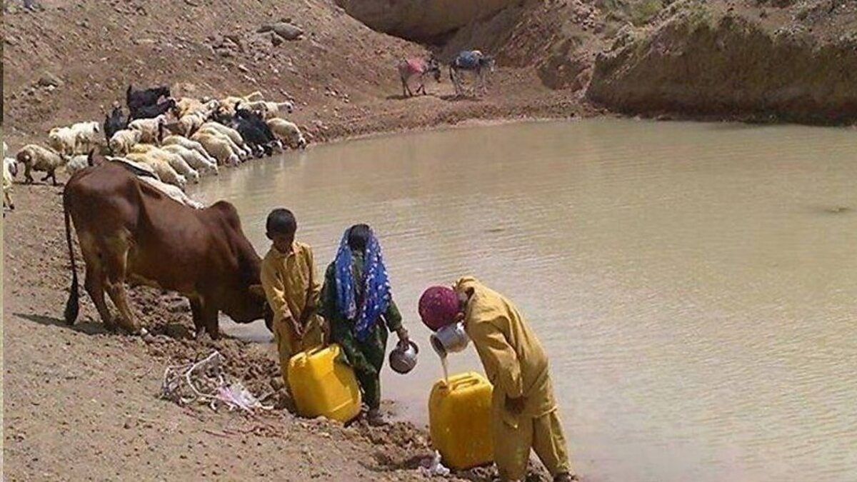 روزنامه پیام ما: مردم روستای کیک سوچ سیستان و بلوچستان نزدیک به ۲۰ روز آب نداشتند