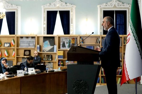 طهران تؤكد أنها "سترد" على مقتل عنصري الحرس الثوري الإيراني في سوريا