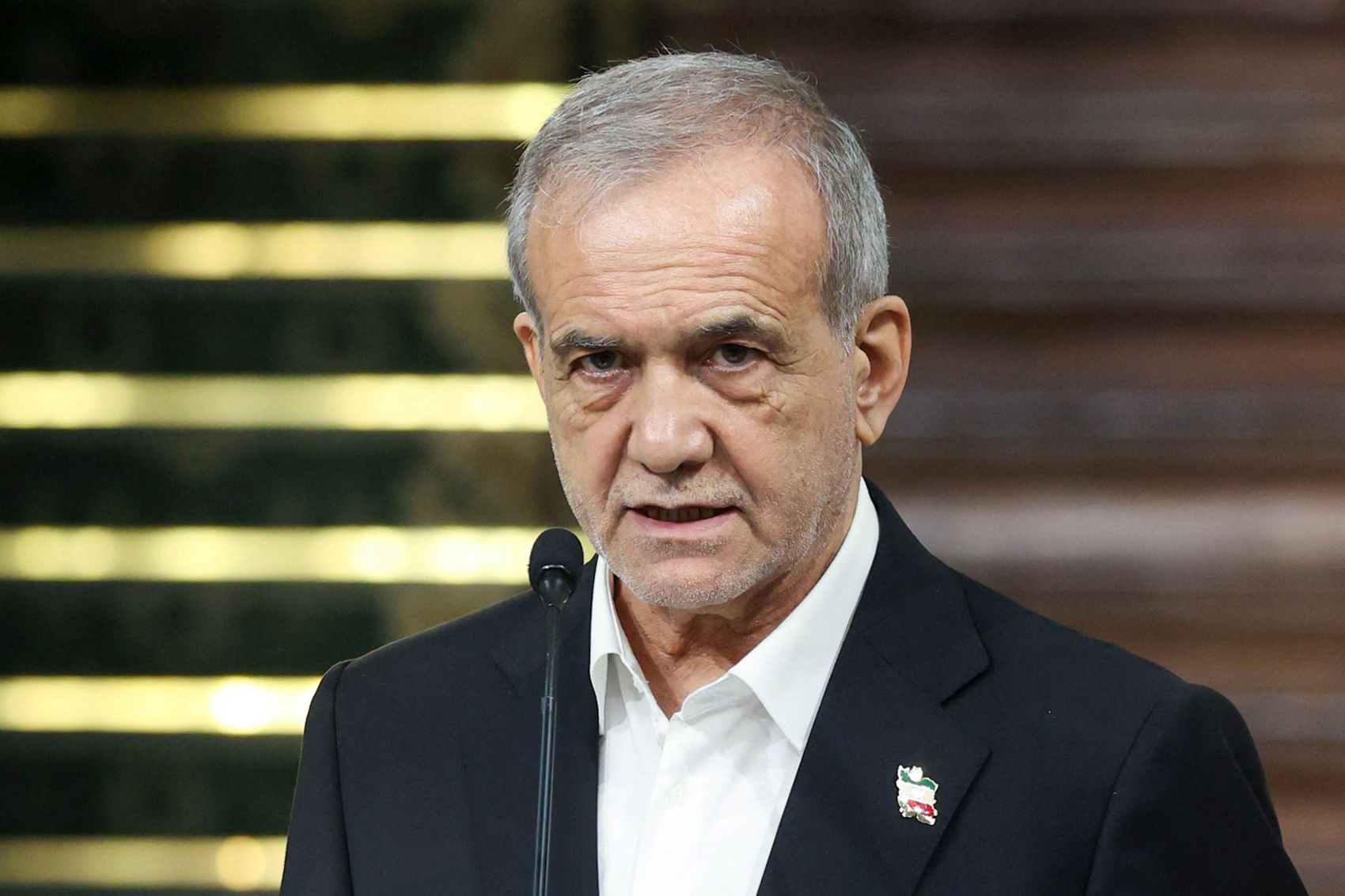 پزشکیان در دیدار با سلطان عمان: از نقش مسقط در مذاکرات تهران و واشینگتن قدردانی می‌کنم