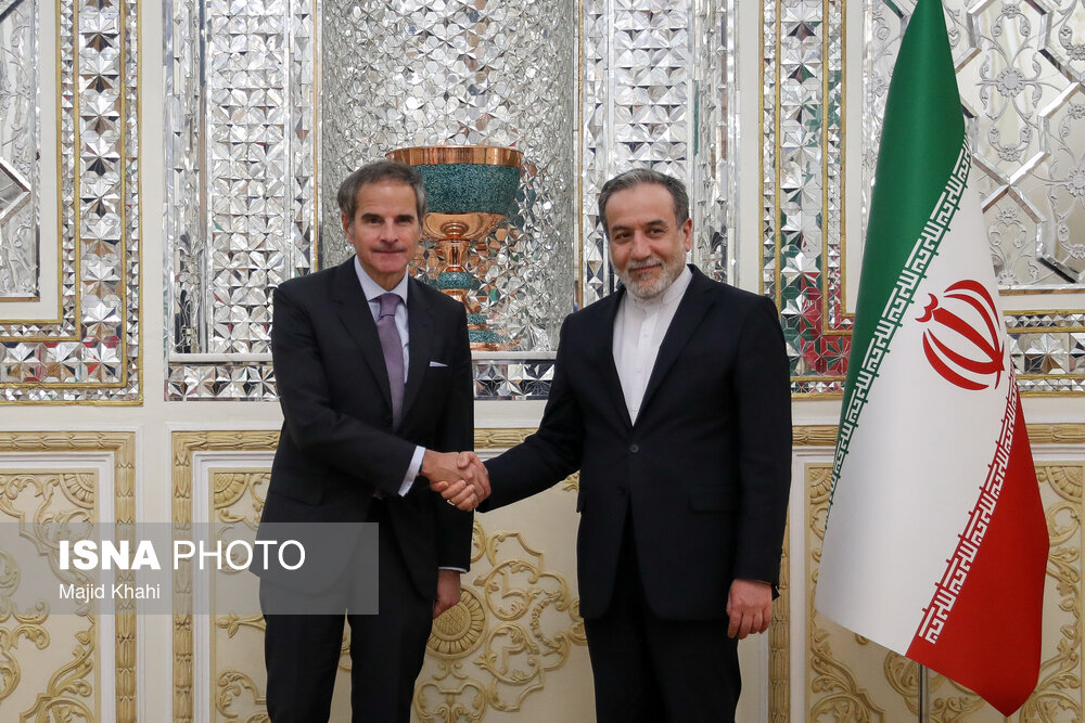 وب‌سایت ایران‌نوانس: عراقچی و گروسی برای نهایی کردن توافق همکاری، در مصر دیدار می‌کنند