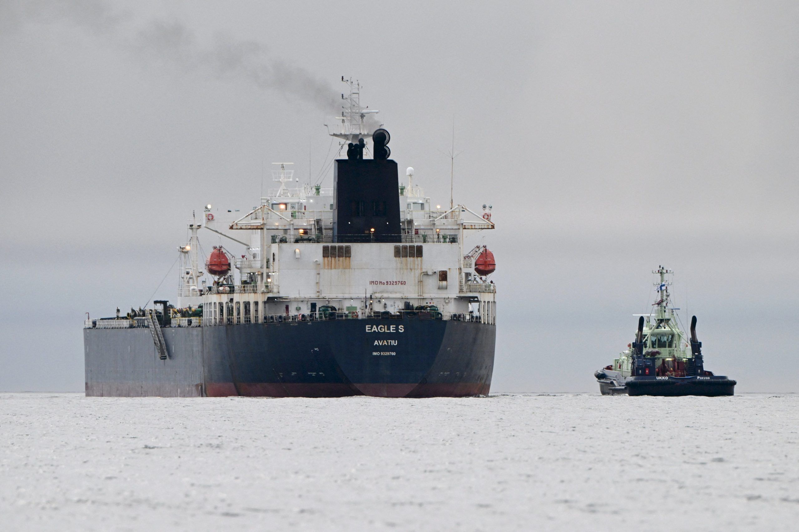 Cook Islands linked to tankers moving Iranian and Russian oil - AFP