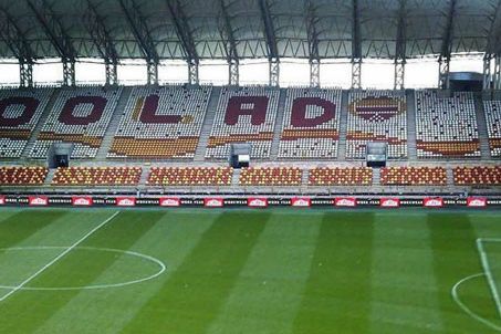 خانواده کارکنان بهجای تماشاگران زن؛ زنان اهوازی باز هم پشت در ورزشگاه فولادآرنا میمانند!