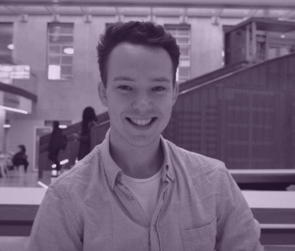 "نيويورك تايمز": طهران تعتقل مسؤولا سويديا بالاتحاد الأوروبي منذ أكثر من 500 يوم