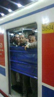 توضیح متروی تهران درباره در باز قطار: در خراب بود، حائل ایمنی نصب و حرکت کردیم