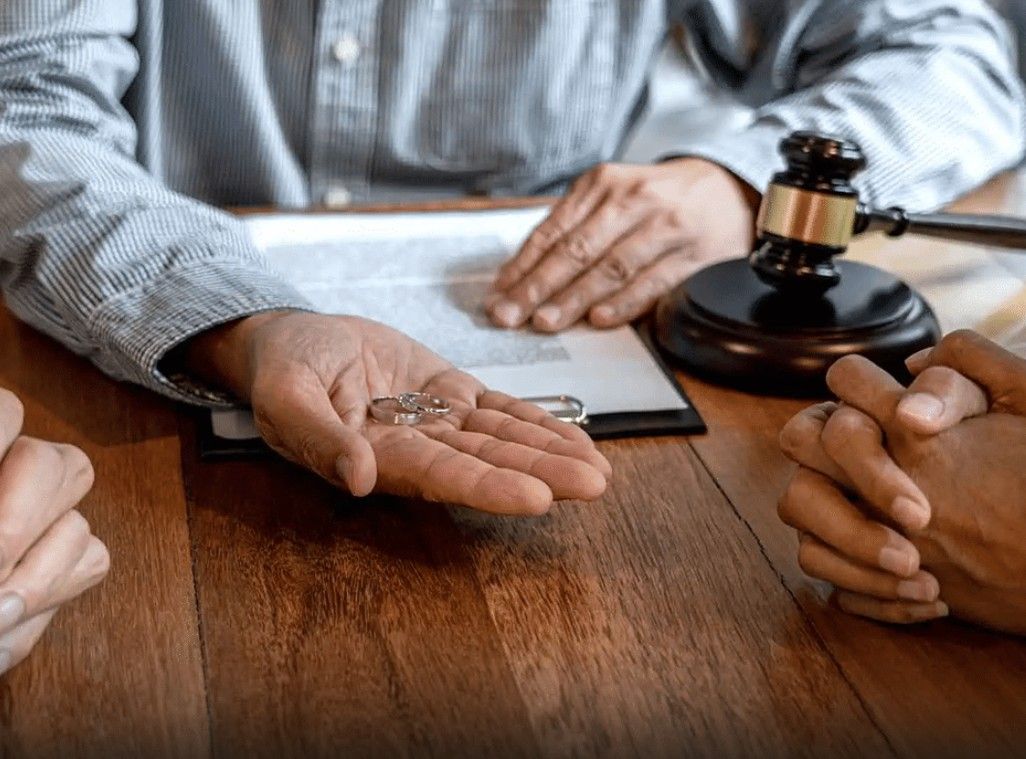 مقام مرکز پژوهش‌های مجلس: خیانت به یکی از عوامل طلاق در ایران تبدیل شده است