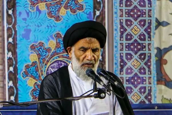 امام جمعه اهواز: تا محو اسرائیل و نابودی پایگاههای آمریکا سلاح خود را بر زمین نمیگذاریم