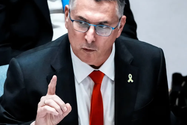 وزير الخارجية الإسرائيلي: تحرك الترويكا الأوروبية ضد إيران حتمي