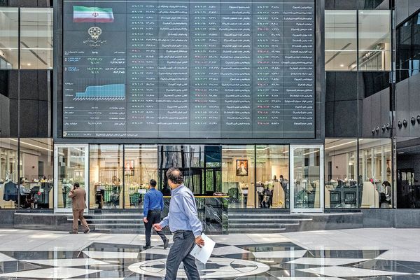 بازگشایی بورس تهران پس از ۸۰ روز؛ سهام شرکتهای بزرگ همچنان بسته ماند