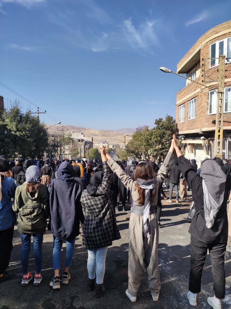 ادامه خیزش انقلابی در شهرهای مختلف همزمان با تشدید اقدامات سرکوب‌گرانه حکومت