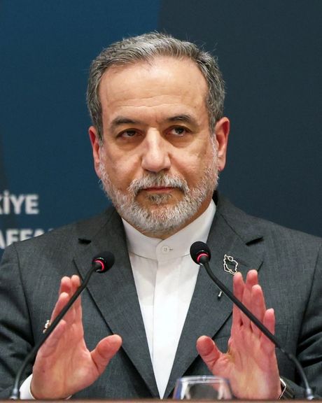 Araghchi says no US talks under threats, Tehran ready for war