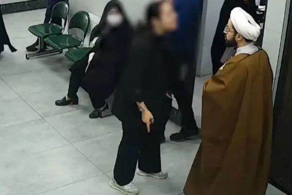 UN resolution slams Iran rights record, urges revocation of hijab laws