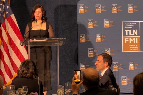 نگار مجتهدی و ایراناینترنشنال برنده جایزه شبکه رهبری ترنسآتلانتیک شدند