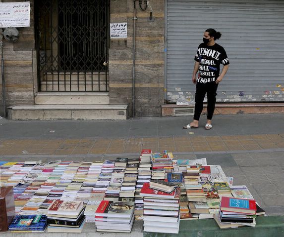 Police In Iran Clamp Down On Street Book Vendors