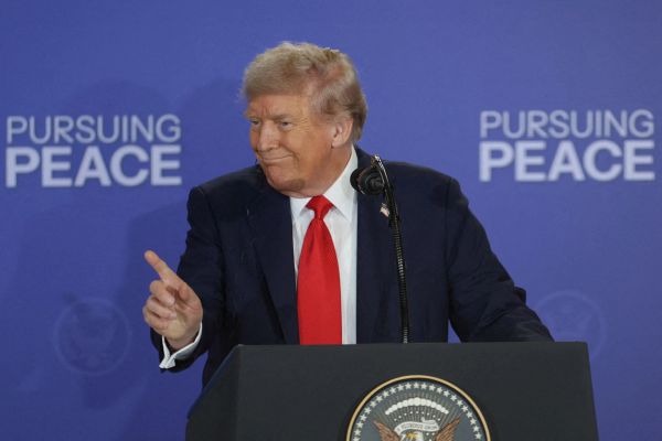 ترامپ: بایدن مثل آبنبات به اوکراین پول و کمک نظامی میداد