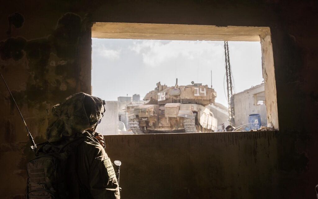 ارتش اسرائیل: انبار تسلیحات حزب‌الله در جنوب لبنان هدف حمله قرار گرفت