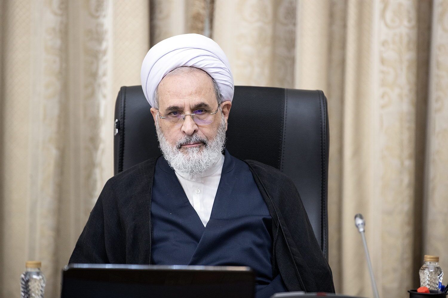 إمام جمعة "قم": يجب التوبة من الذنوب لمواجهة الجفاف في إيران 