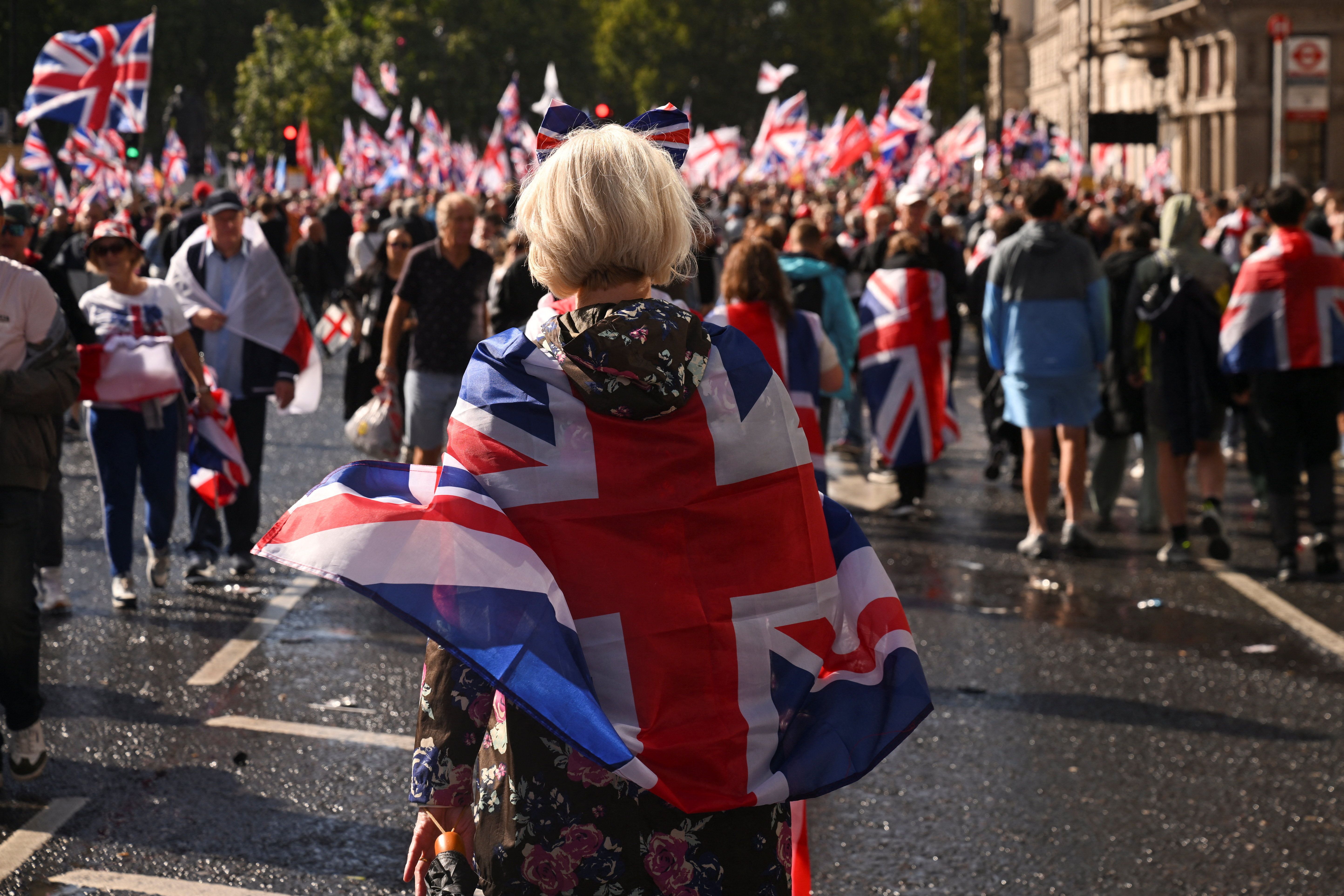 در راهپیمایی ضد مهاجرت در لندن ۲۵ نفر دستگیر و ۲۶ افسر زخمی شدند 