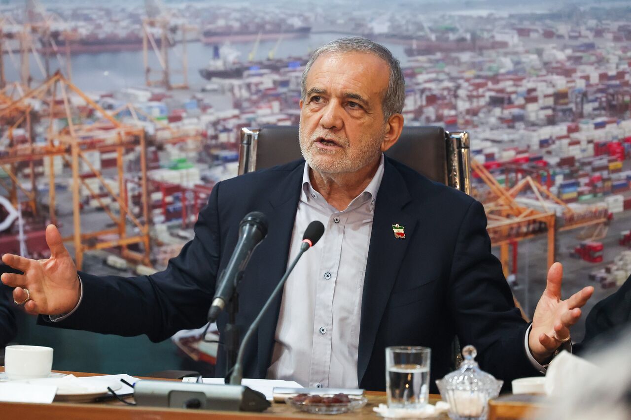 صحيفة تابعة للحرس الثوري الإيراني تهاجم بزشكيان بعد قوله "نحن جياع"