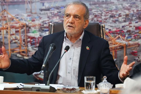 انتقاد رسانه وابسته به سپاه از پزشکیان: نباید اینقدر بگویی ما گرسنهایم