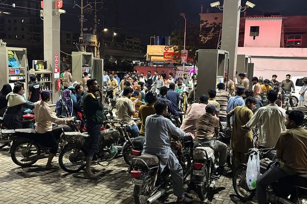 رویترز: جنگ ایران، اقتصاد کشورهای بحرانزده را زیر فشار تازه برده است