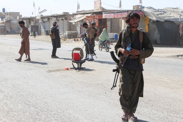 پاکستان و طالبان پس از یک هفته درگیری مرزی بر سر آتشبس فوری توافق کردند