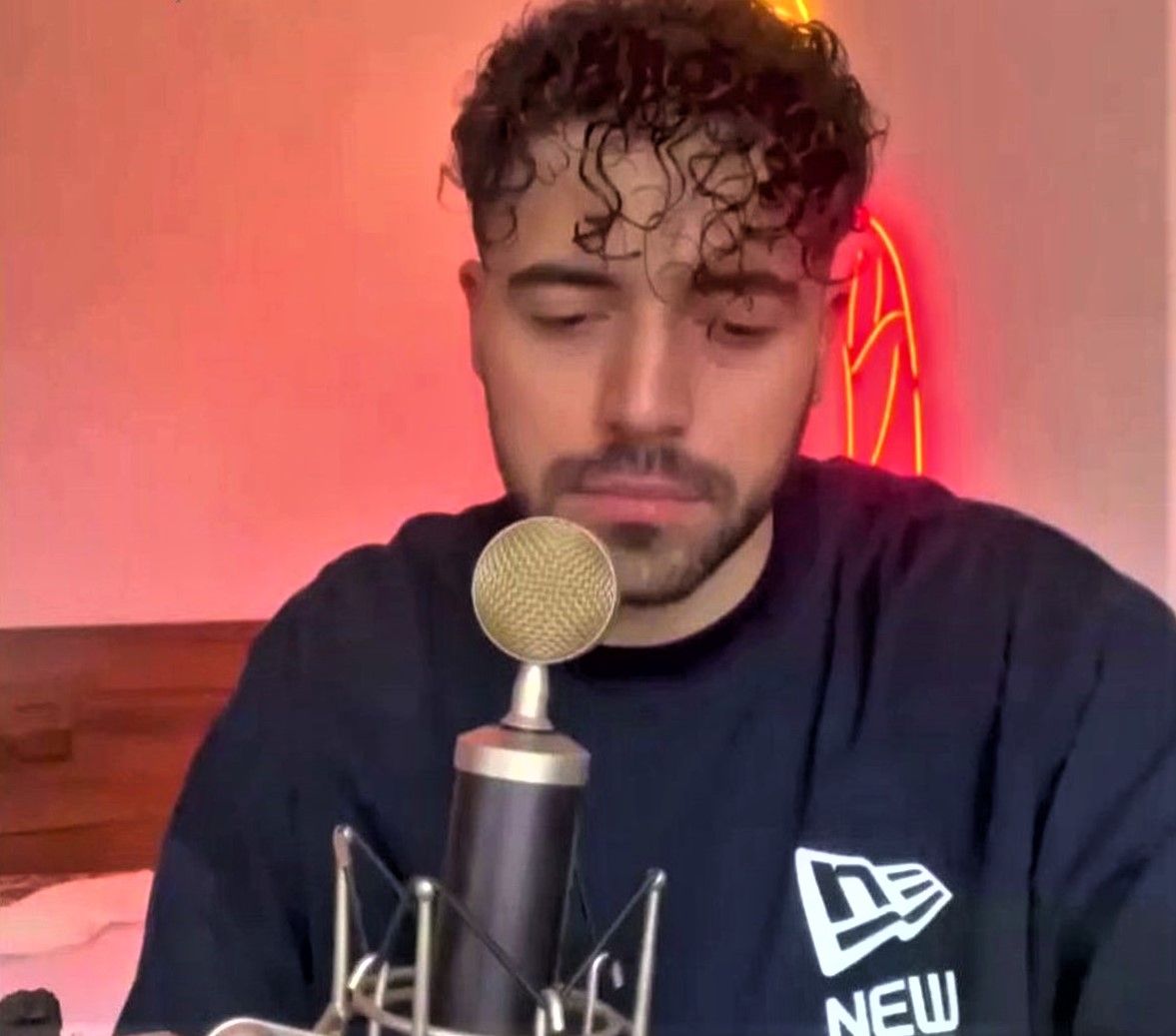 وکیل شروین حاجی‌پور: شگفتا که حالا از ترانه «برای» استفاده انتخاباتی می‌شود