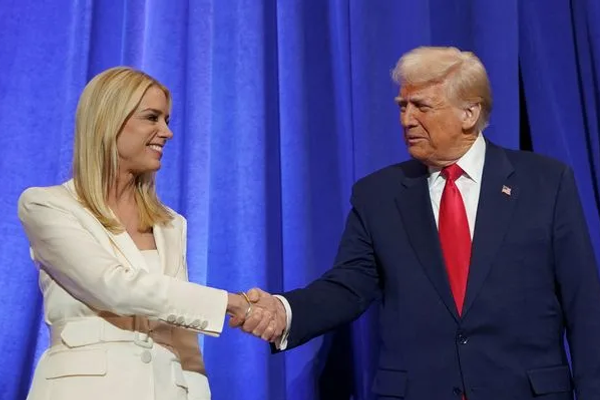 ترامپ دادستان کل آمریکا را برکنار کرد