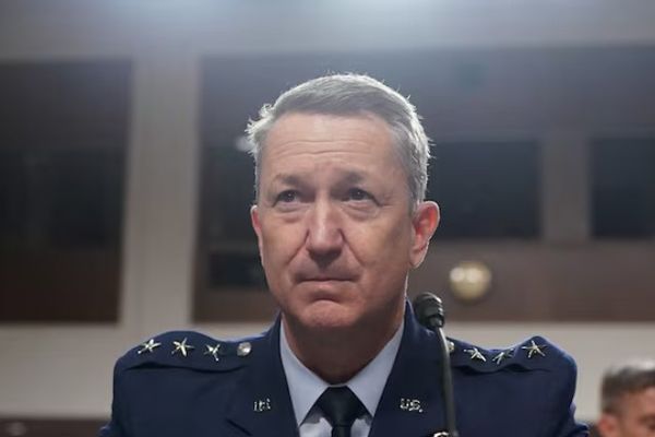 رییس ستاد مشترک ارتش آمریکا: به حمله به دپوهای نظامی در ایران ادامه خواهیم داد