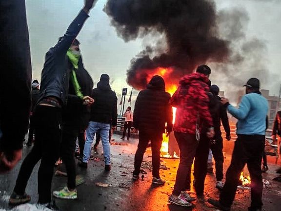 روزنامه پیام ما: دستکم ۳۰ نماینده مجلس طرحهایی را برای گرانی بنزین تهیه کردهاند