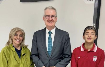 دیدار وزیر کشور استرالیا با دو عضو دیگر تیم فوتبال زنان ایران که در این کشور ماندند