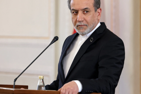 وزير الخارجية الإيراني: لن نتراجع عن تخصيب اليورانيوم حتى لو كان الثمن باهظًا