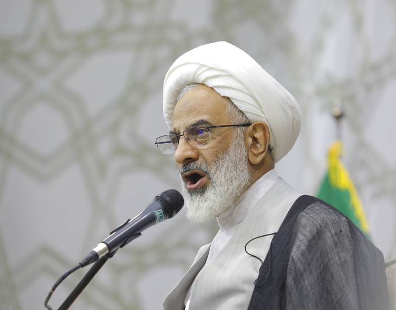 نماینده خامنه‌ای در سپاه پاسداران: دشمن به دنبال خلع سلاح ماست