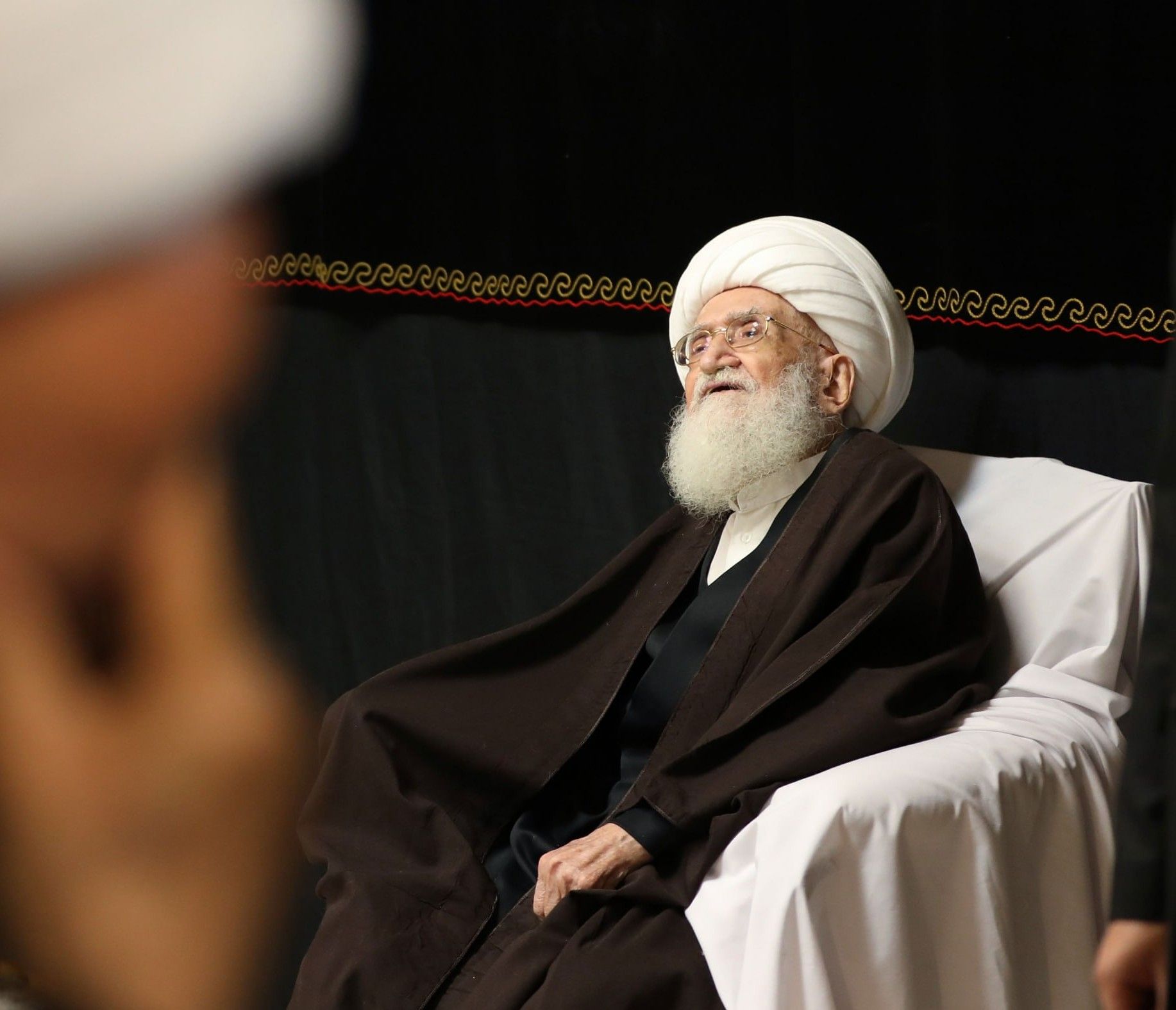 نوری همدانی، مرجع تقلید: استقامت در برابر دشمن و پاسخ قاطع به هرگونه تجاوز، ضرورت دارد