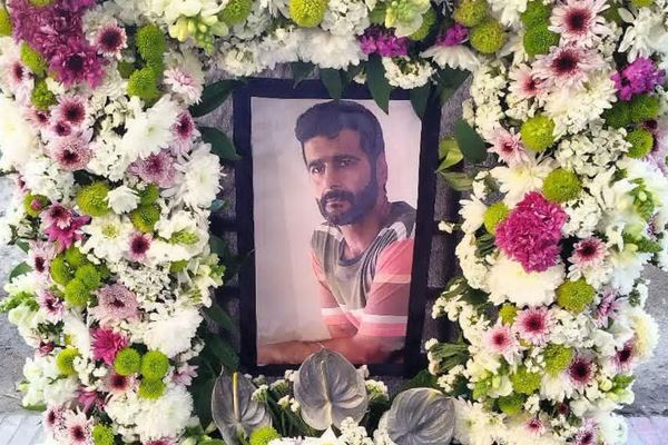 پیکر محمدرضا صابری را با لوله احیا به صورت، تحویل دادند