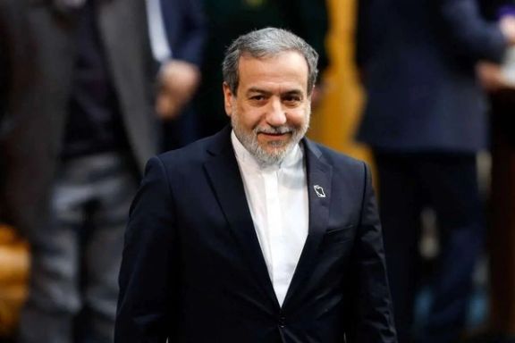 وزير الخارجية الإيراني:لم نقترب من اليورانيوم تحت الأنقاض ولن نتفاوض حول الصواريخ والأمن