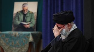 Academic Warns Iran’s Khamenei Of A Dangerous Collapse