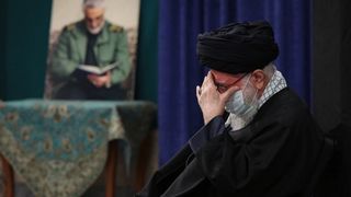 Seminarians In Iran Challenge Khamenei, Say He’s Unfit To Rule