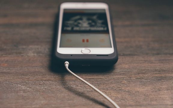 قانون جدید اتحادیه اروپا علیه اپل؛ همه گوشیهای هوشمند باید با شارژر نوع سی عرضه شوند