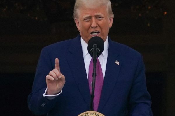 ترامب: المتشددون الإيرانيون ماتوا.. والأمور تزداد سوءًا