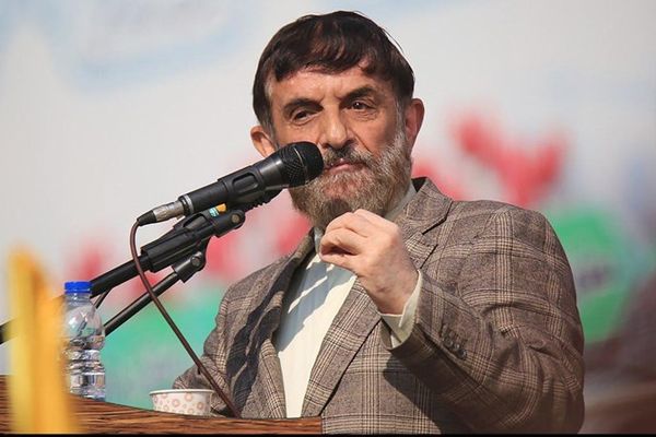 رییس گروه اقتصادی دفتر خامنهای: باید سرمایه مردم را به جای طلا به سمت نفت ببریم
