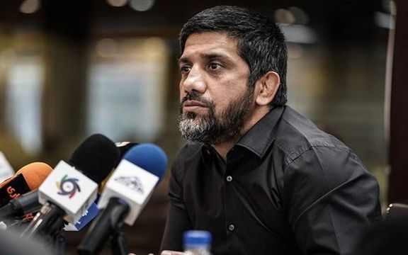 انتقاد تند پیشکسوت کشتی به علیرضا دبیر: کسی فیلم نماز خواندن رسول خادم را دیده؟!